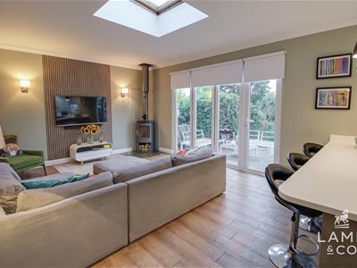 KITCHEN/LIVING SPACE
